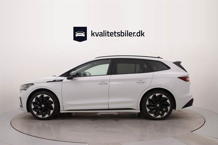 Hvid Skoda Enyaq fra 2023
