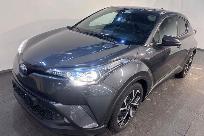 Grå Toyota C-HR fra 2018 set udefra