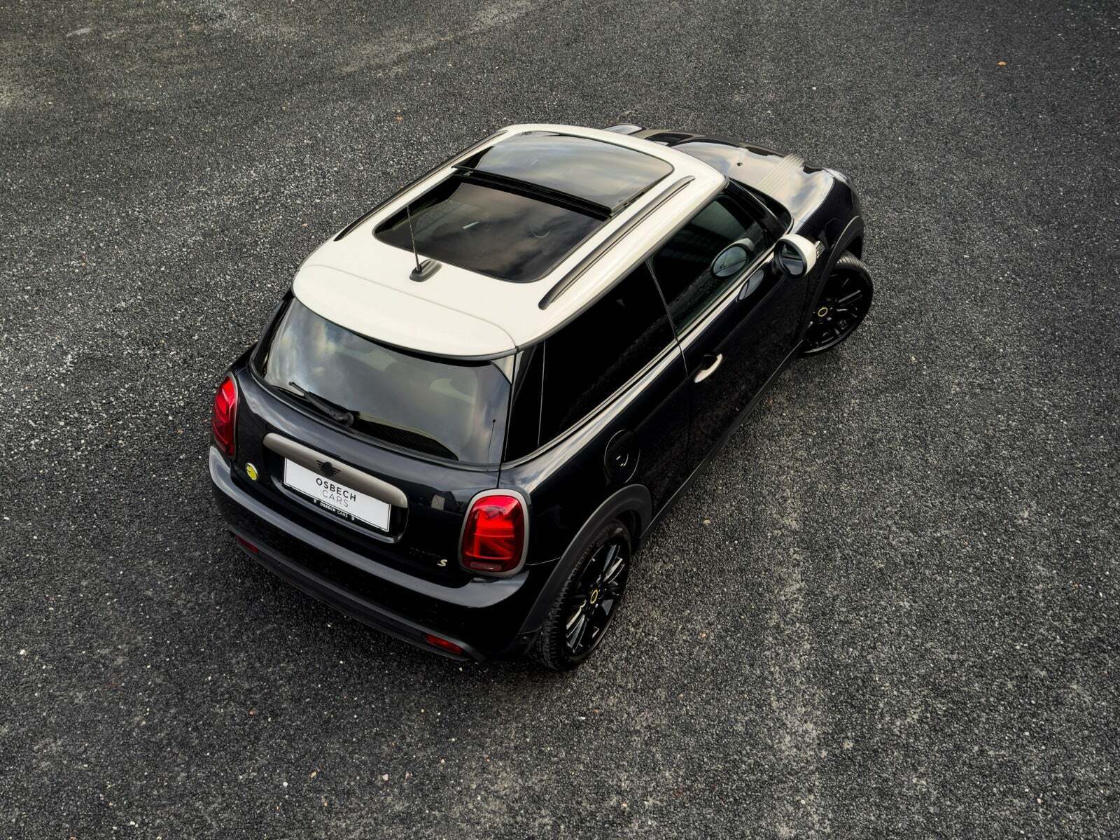 Mini Cooper SE Resolute Edition