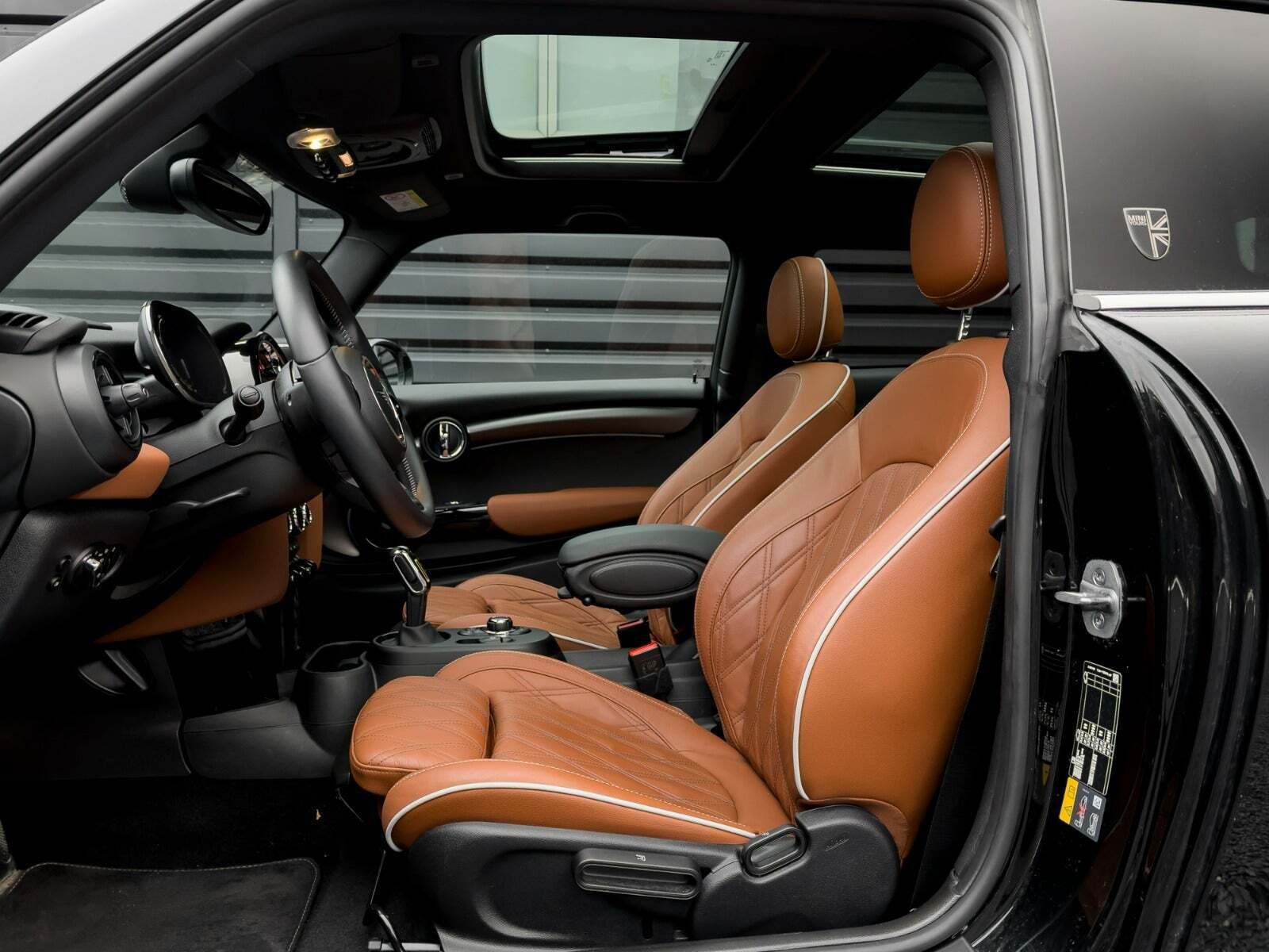 Mini Cooper SE Younique Trim