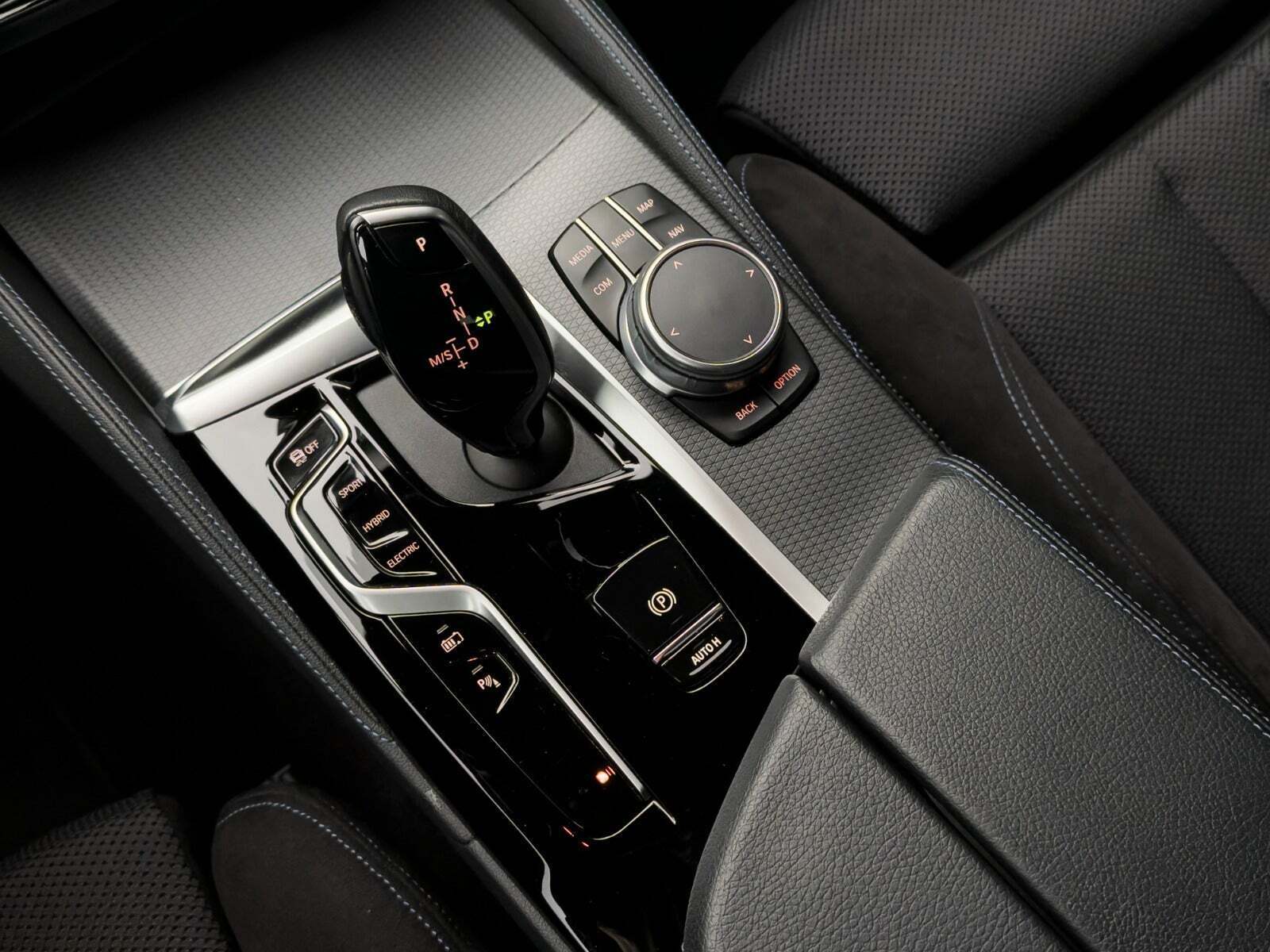 Sort BMW 530e fra 2021