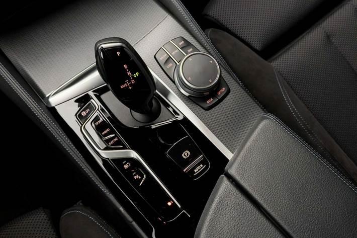 Sort BMW 530e fra 2021