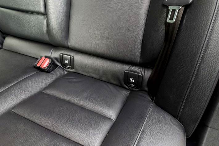 Grå Volvo V60 fra 2023