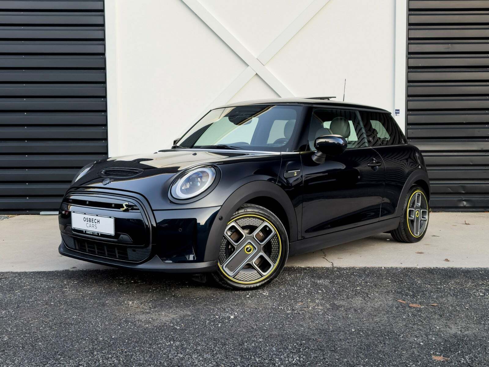 Mini Cooper SE Younique Trim