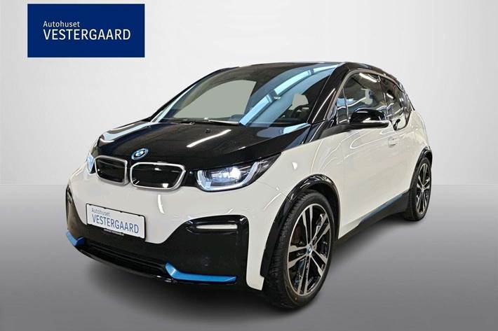Hvid BMW i3 fra 2022 set udefra