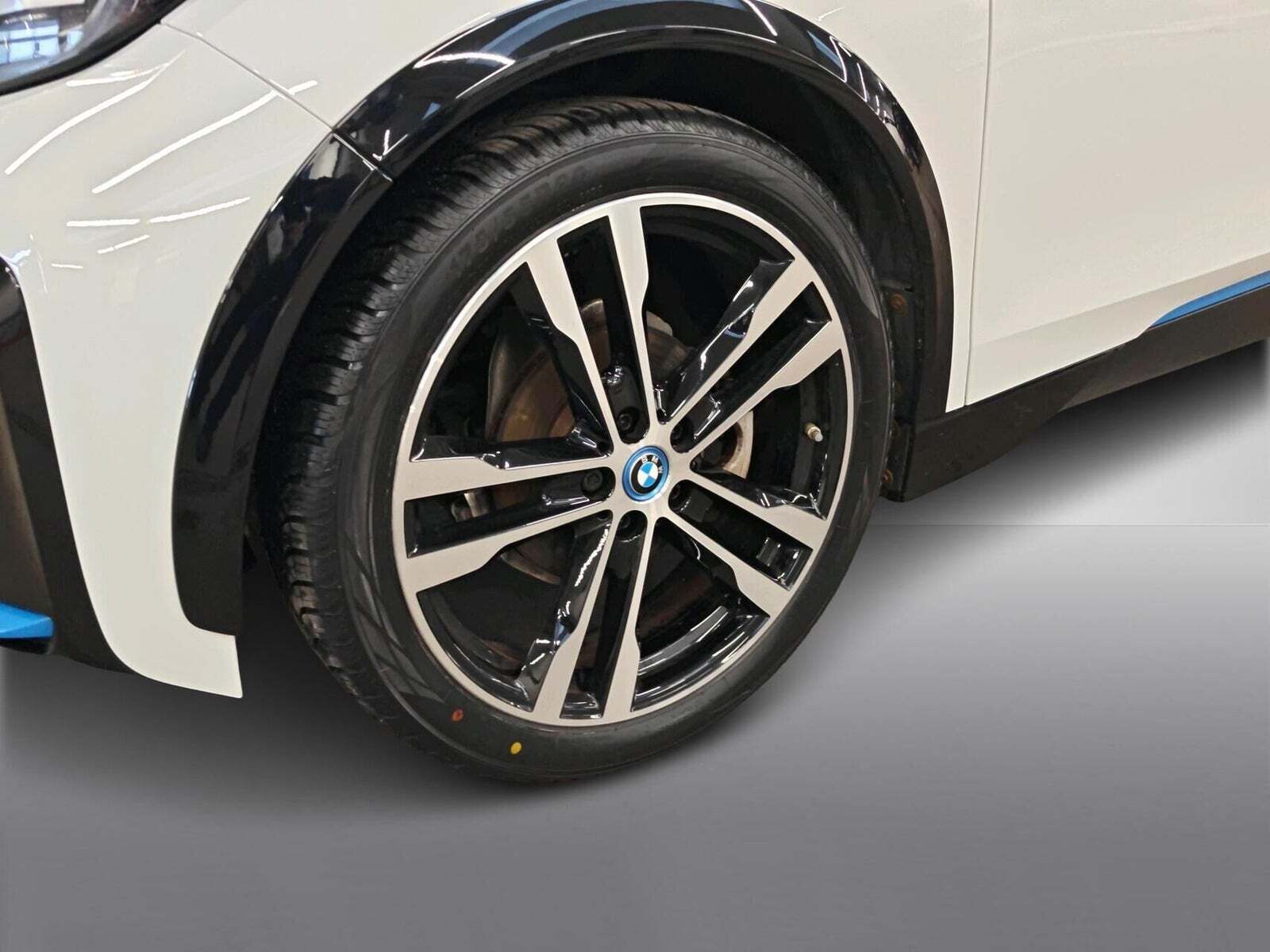 Hvid BMW i3 fra 2022