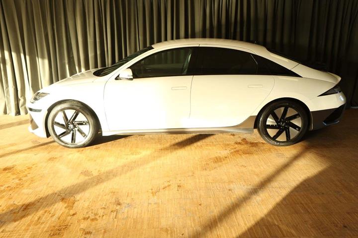 Hvid Hyundai Ioniq 6 fra 2024