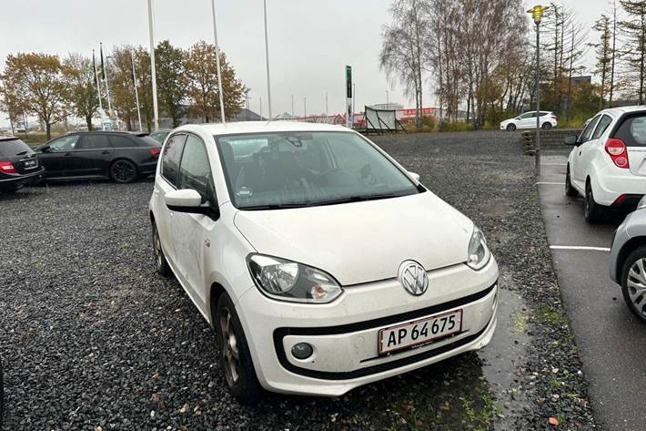 Grøn VW UP! fra 2016 set udefra