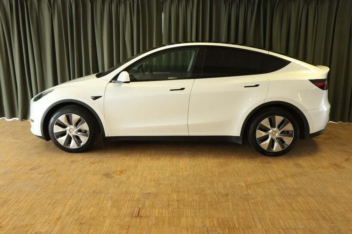 Tesla Model Y RWD