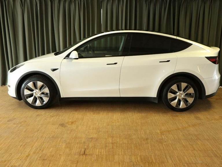 Tesla Model Y RWD