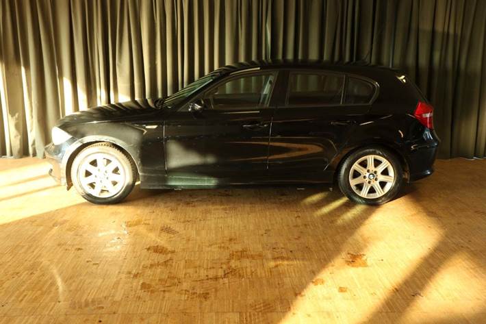 Grøn BMW 118i fra 2008