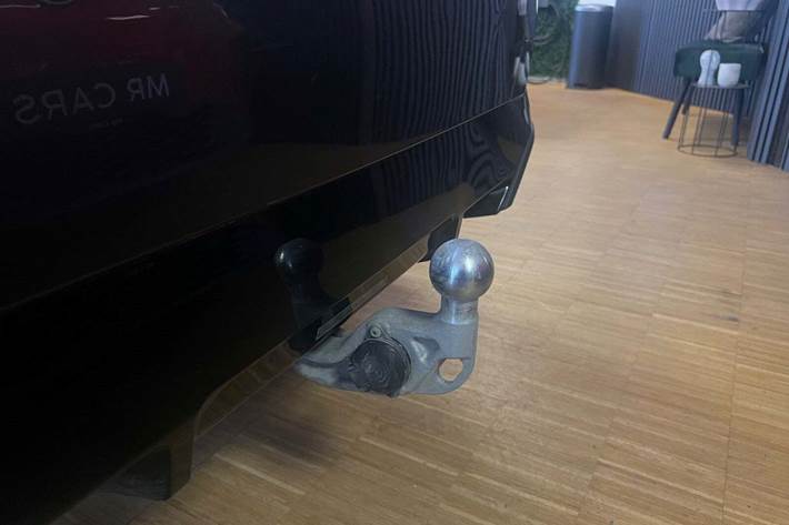 Grå BMW i5 fra 2025