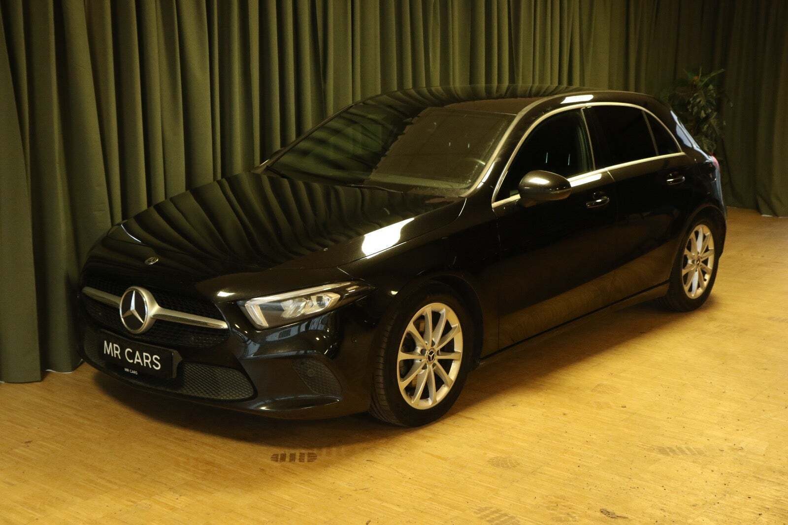 Grøn Mercedes A200 fra 2019