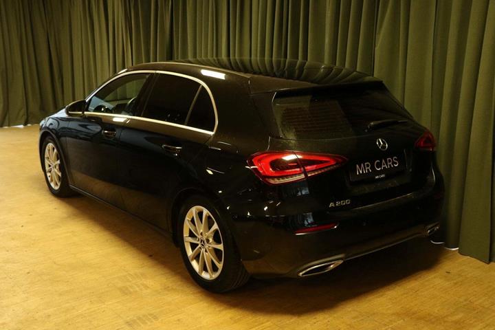 Grøn Mercedes A200 fra 2019