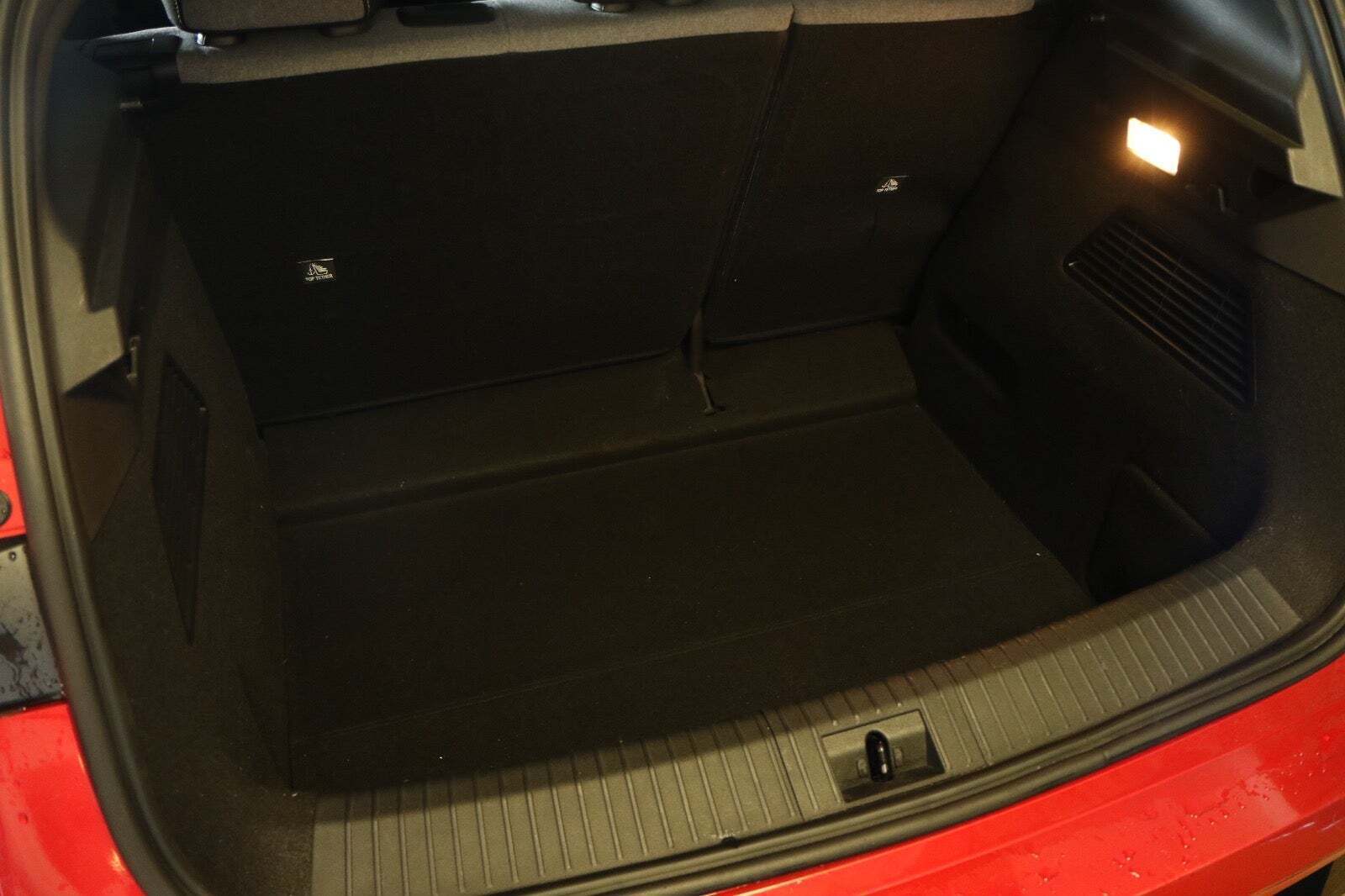 Rød Renault Megane E-Tech fra 2022