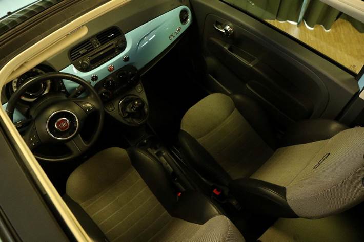 Grøn Fiat 500C fra 2011