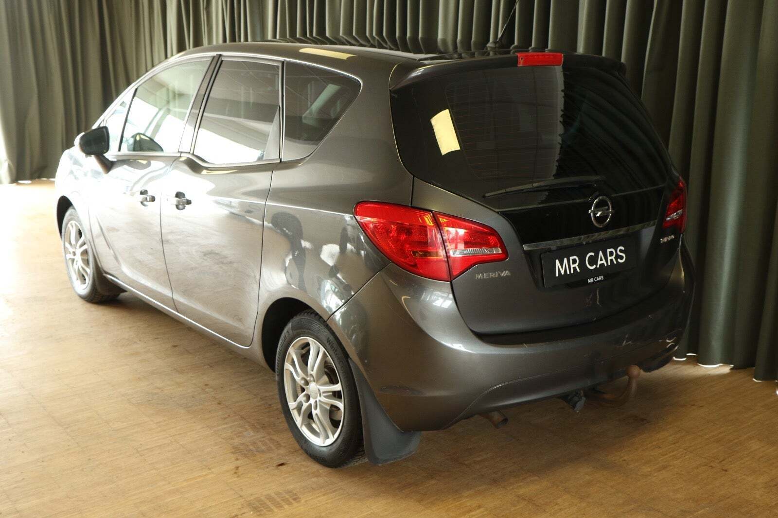 Sort Opel Meriva fra 2011