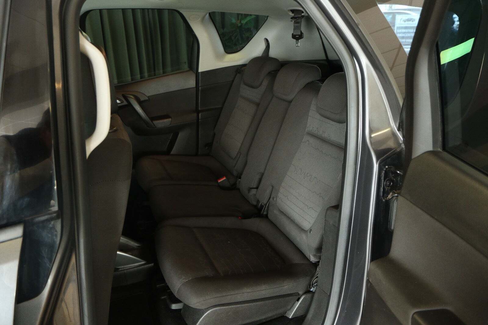 Sort Opel Meriva fra 2011