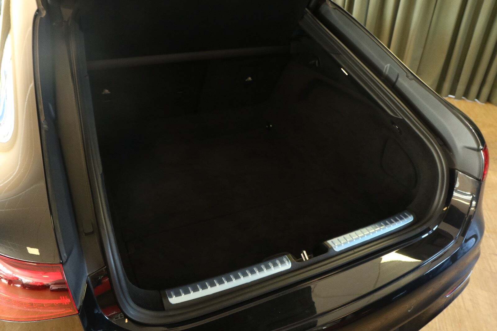 Sort Mercedes EQS53 fra 2025