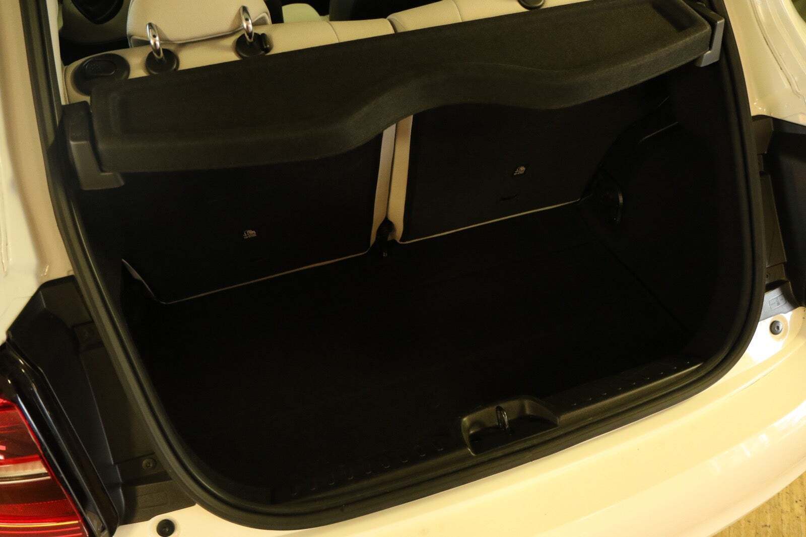 Grøn Fiat 500e fra 2023