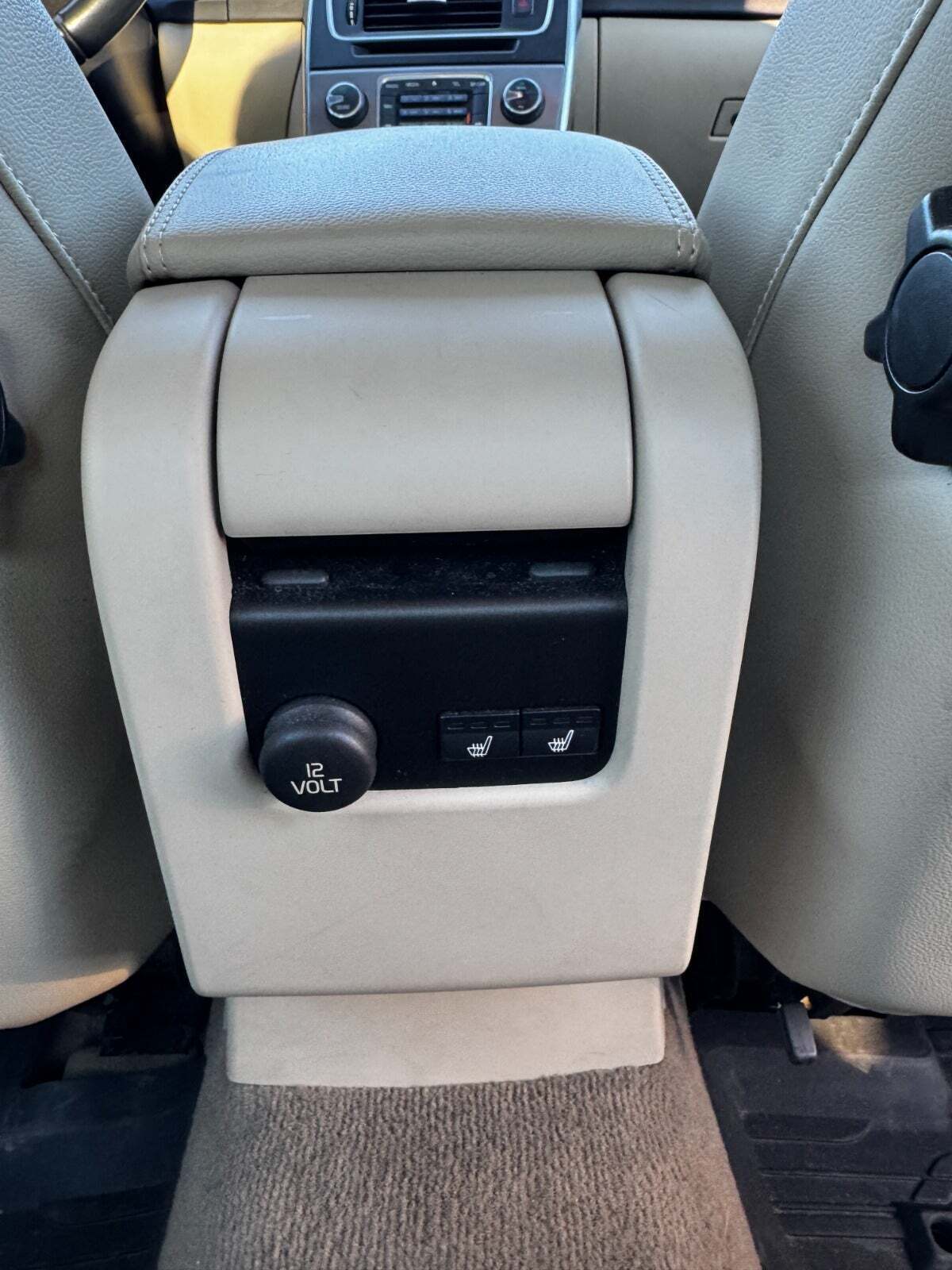 Beige Volvo S60 fra 2013