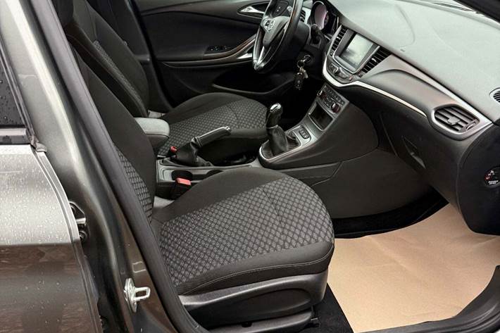 undefined Opel Astra fra 2019