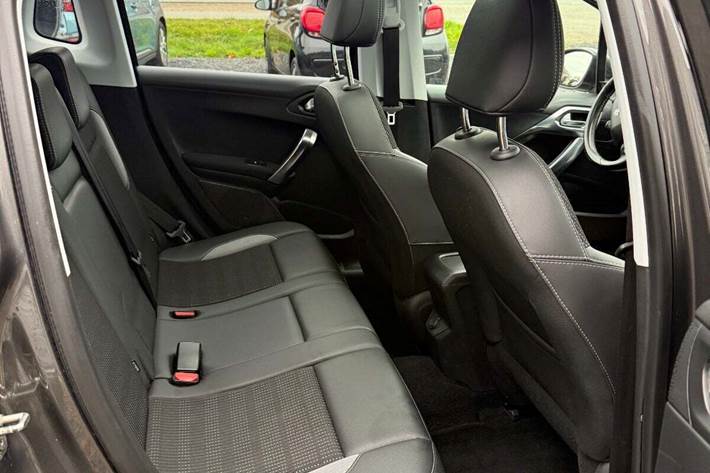 undefined Peugeot 2008 fra 2018