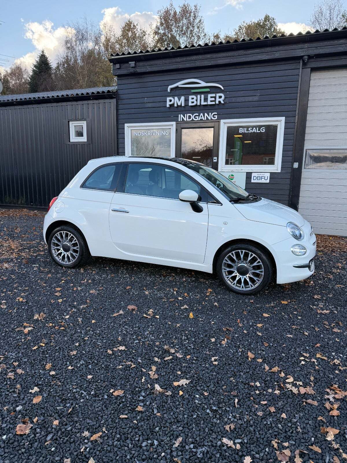 Gul Fiat 500 fra 2020