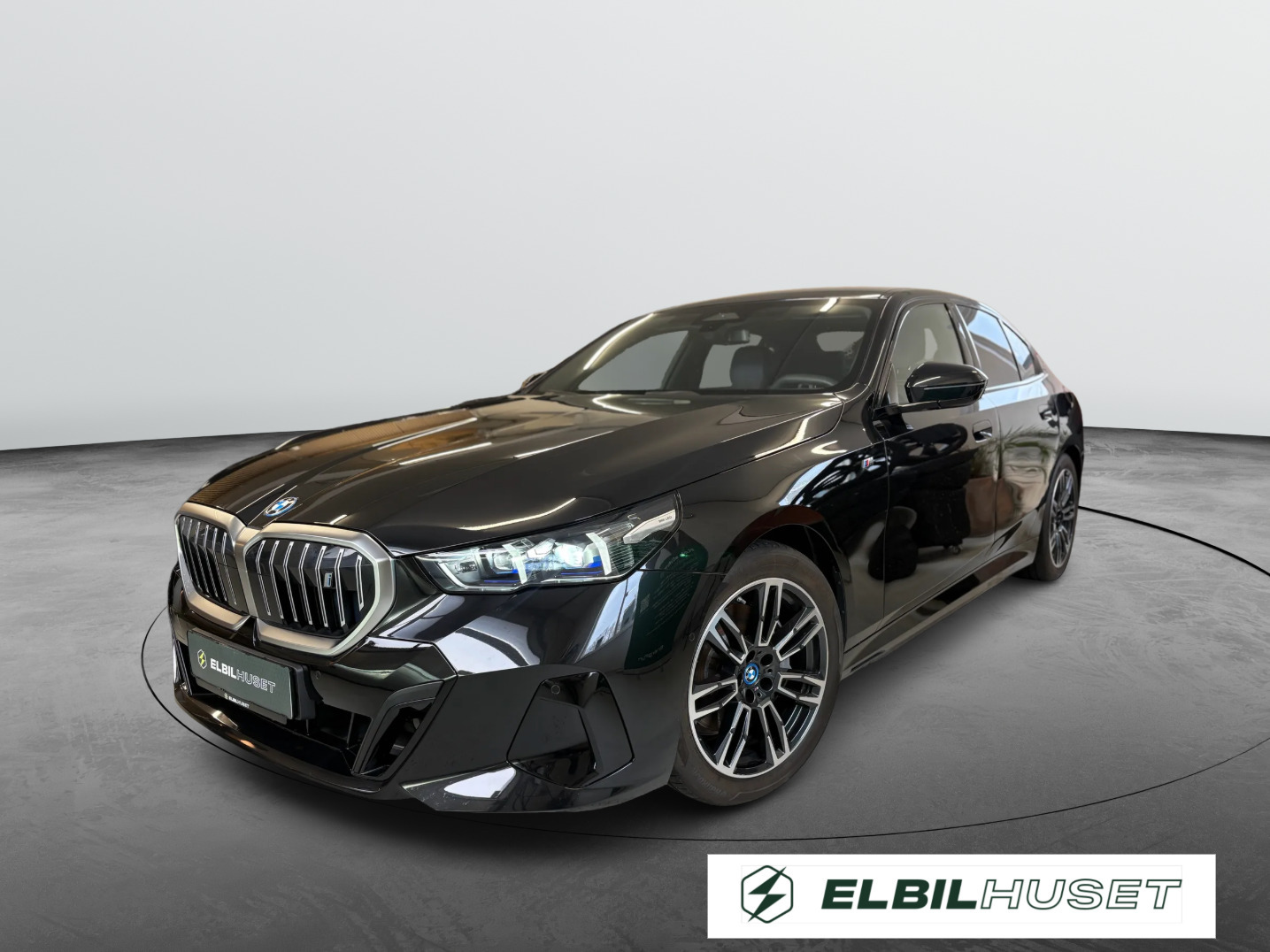 Sort BMW i5 fra 2024