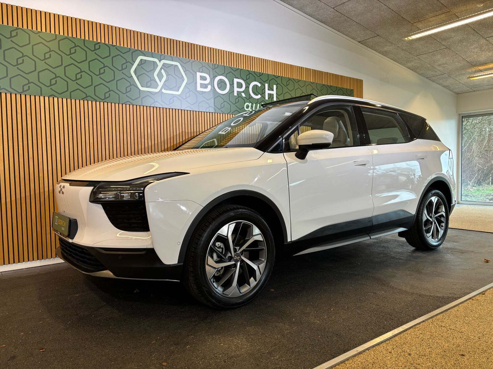 Hvid Aiways U5 fra 2022