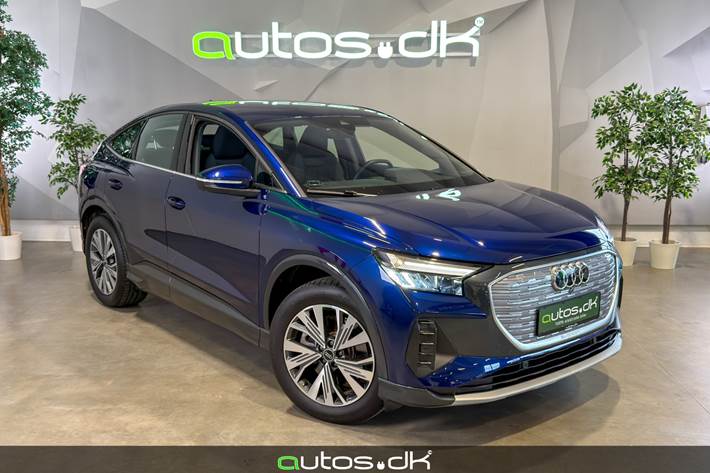 Blå Audi Q4 e-tron fra 2025 set udefra