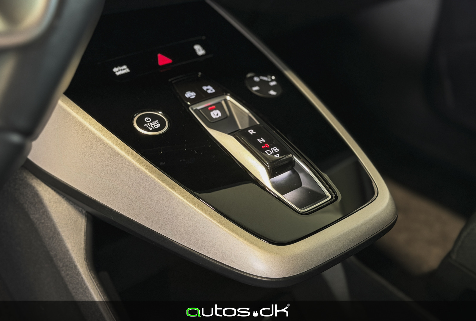 Blå Audi Q4 e-tron fra 2025