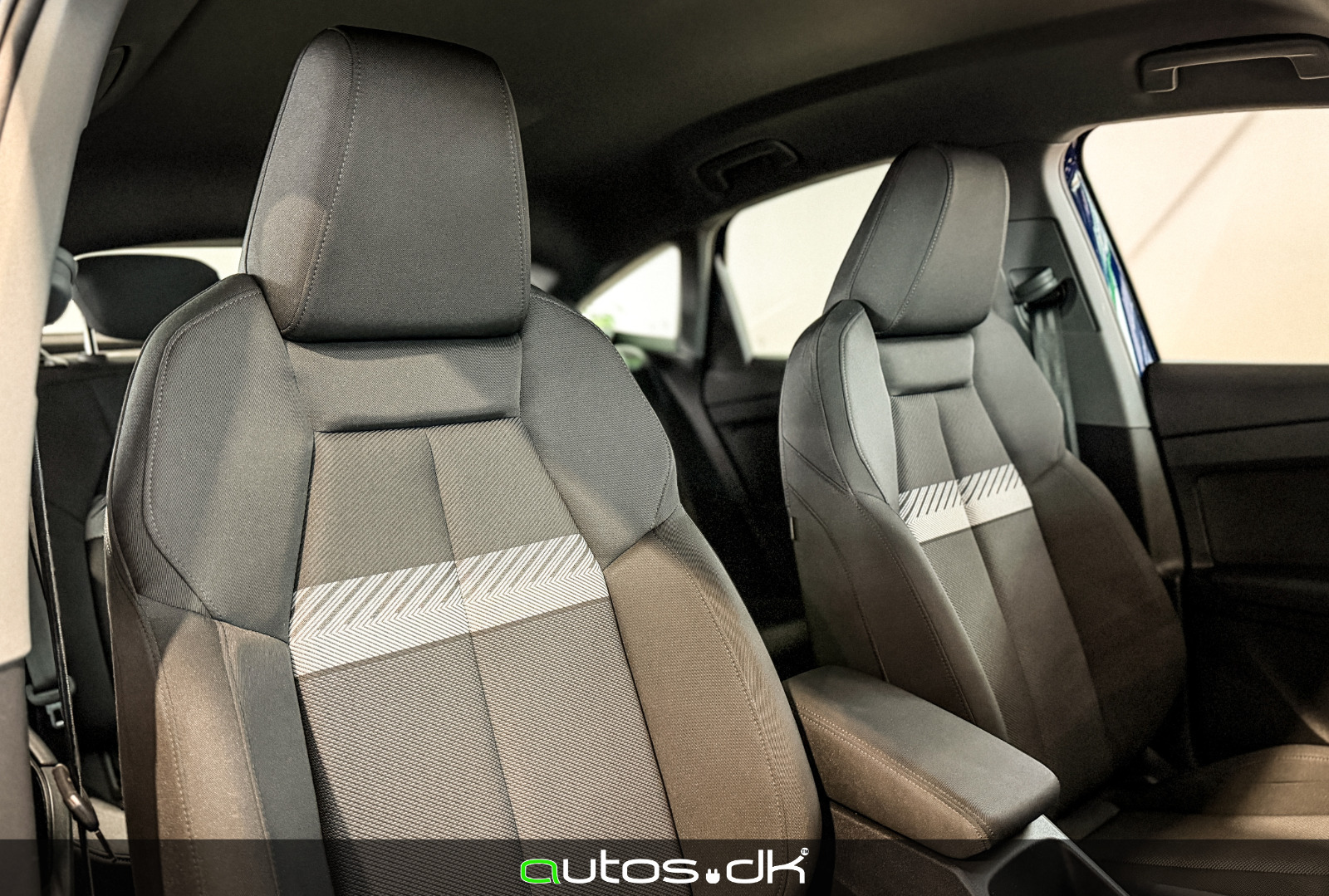 Blå Audi Q4 e-tron fra 2025