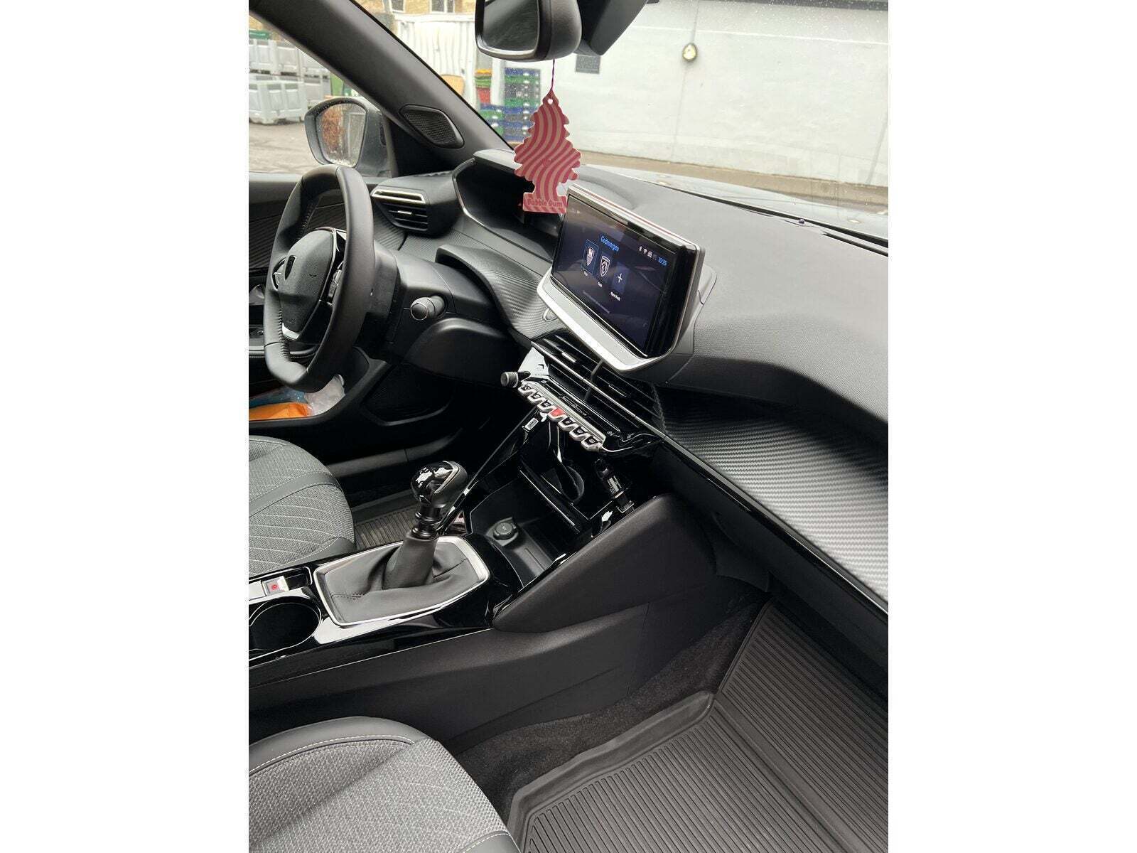 Peugeot 2008 1,2 PureTech 100 Black Selection