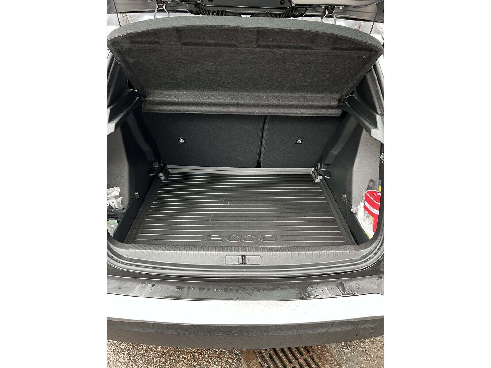 Peugeot 2008 1,2 PureTech 100 Black Selection