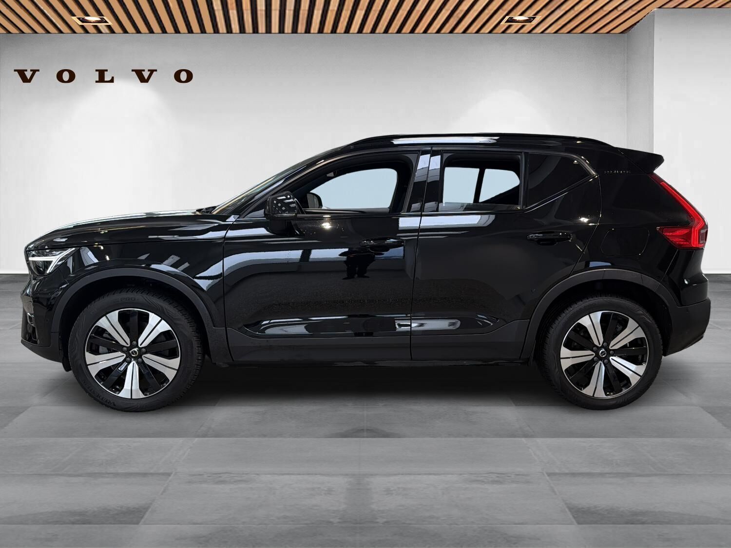 Sort Volvo XC40 fra 2023