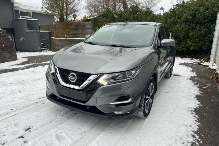 Grå Nissan Qashqai fra 2020