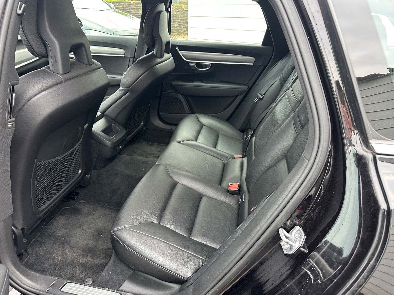 Sort Volvo V90 fra 2018