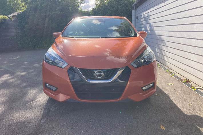 Orange Nissan Micra fra 2017