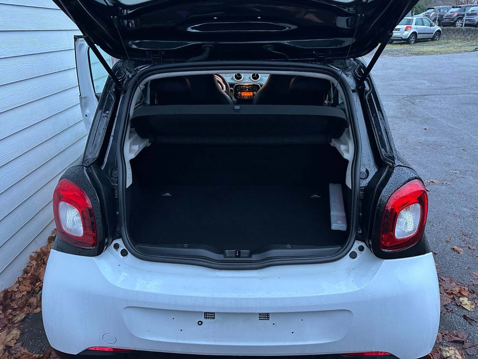 Hvid Smart ForFour fra 2015 set udefra