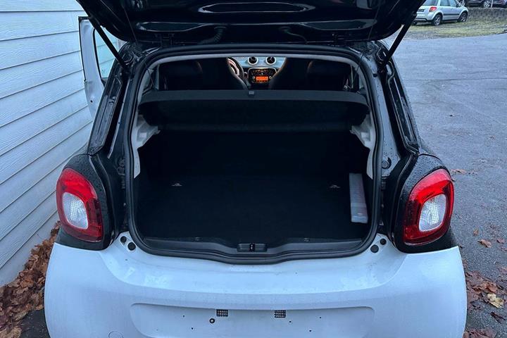 Hvid Smart ForFour fra 2015 set udefra