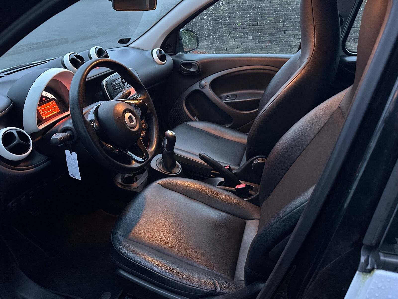 Hvid Smart ForFour fra 2015 set indefra