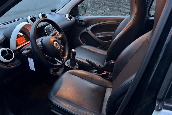 Hvid Smart ForFour fra 2015 set indefra