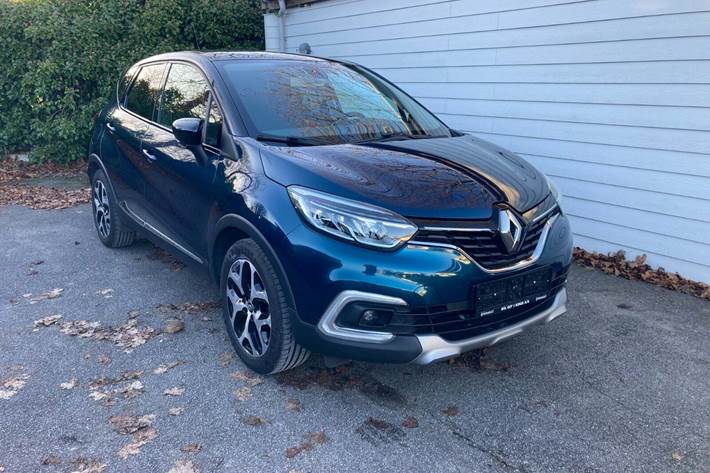 Blå Renault Captur fra 2018 set udefra