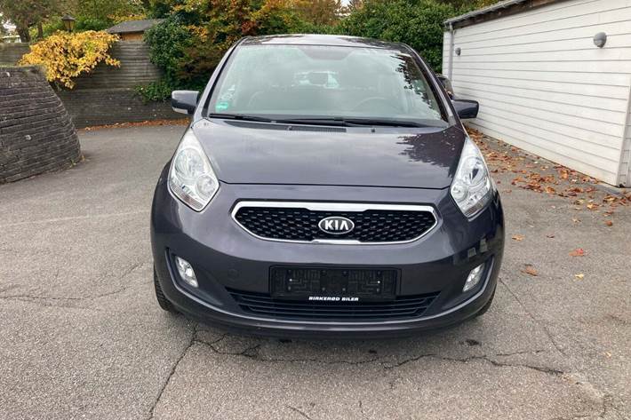 Grå Kia Venga fra 2013