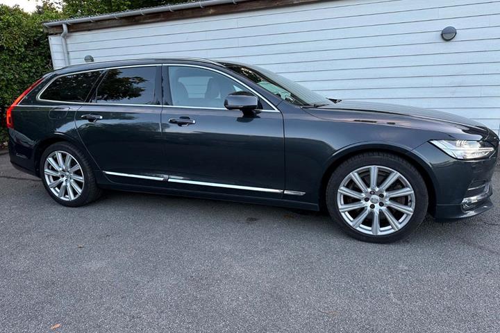 Grå Volvo V90 fra 2018