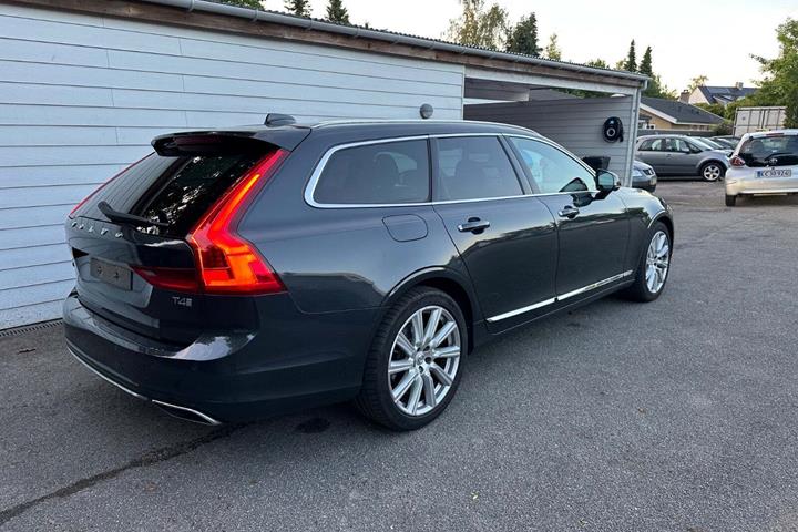 Grå Volvo V90 fra 2018