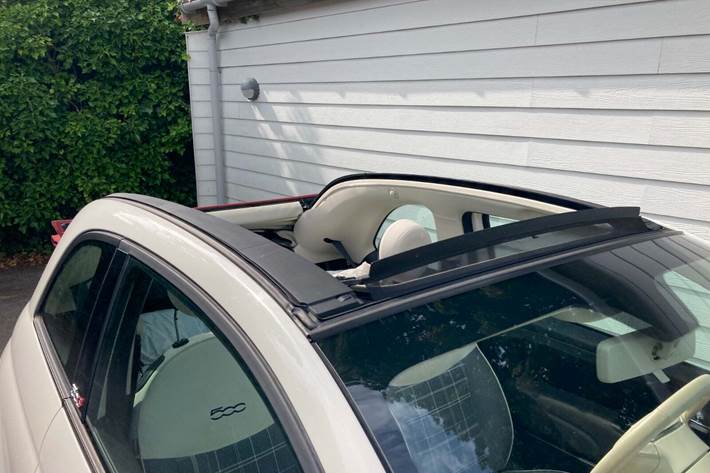 Hvid Fiat 500C fra 2020