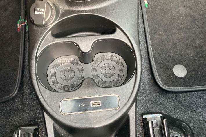 Hvid Fiat 500C fra 2020