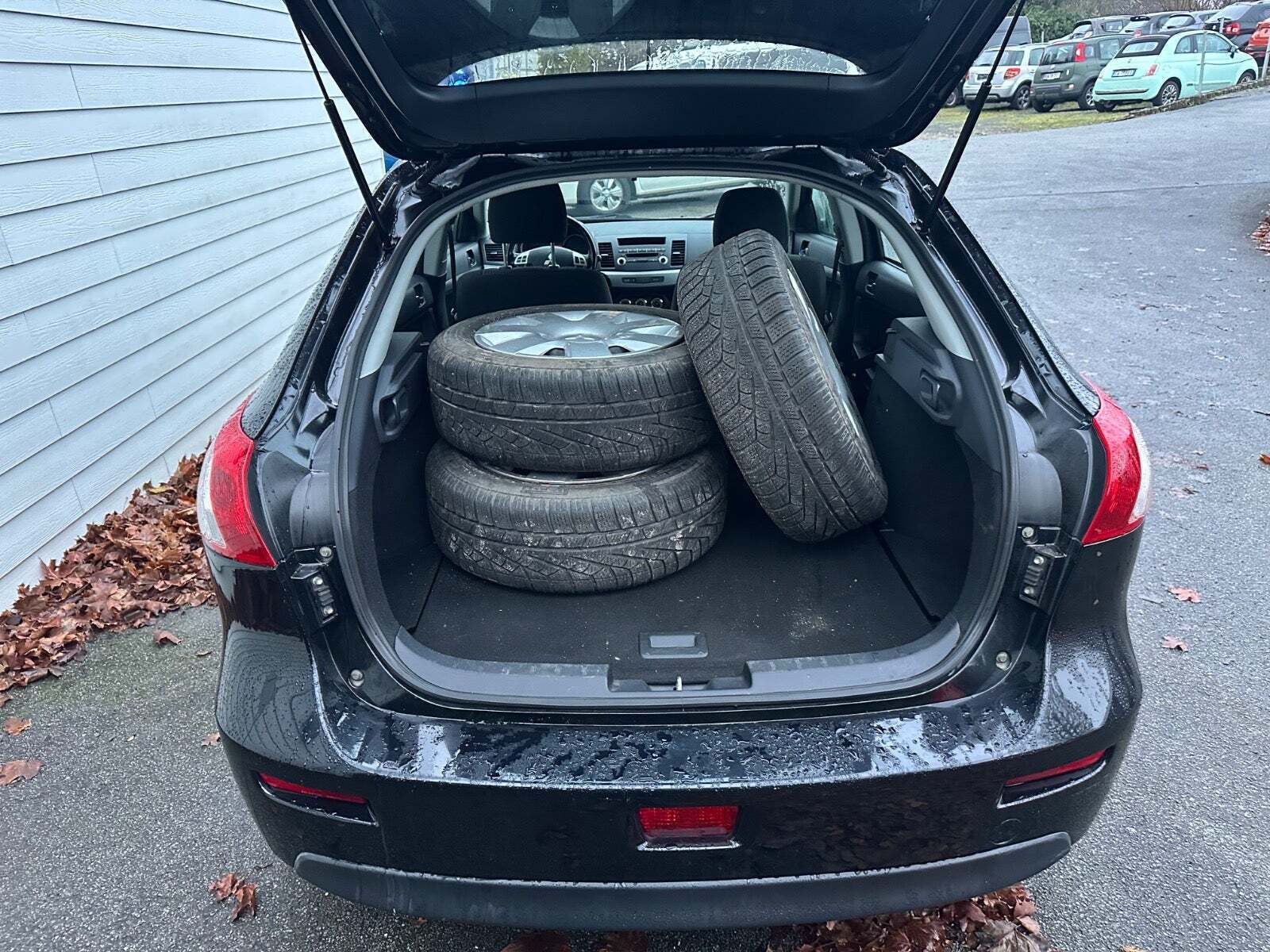 Sort Mitsubishi Lancer fra 2010